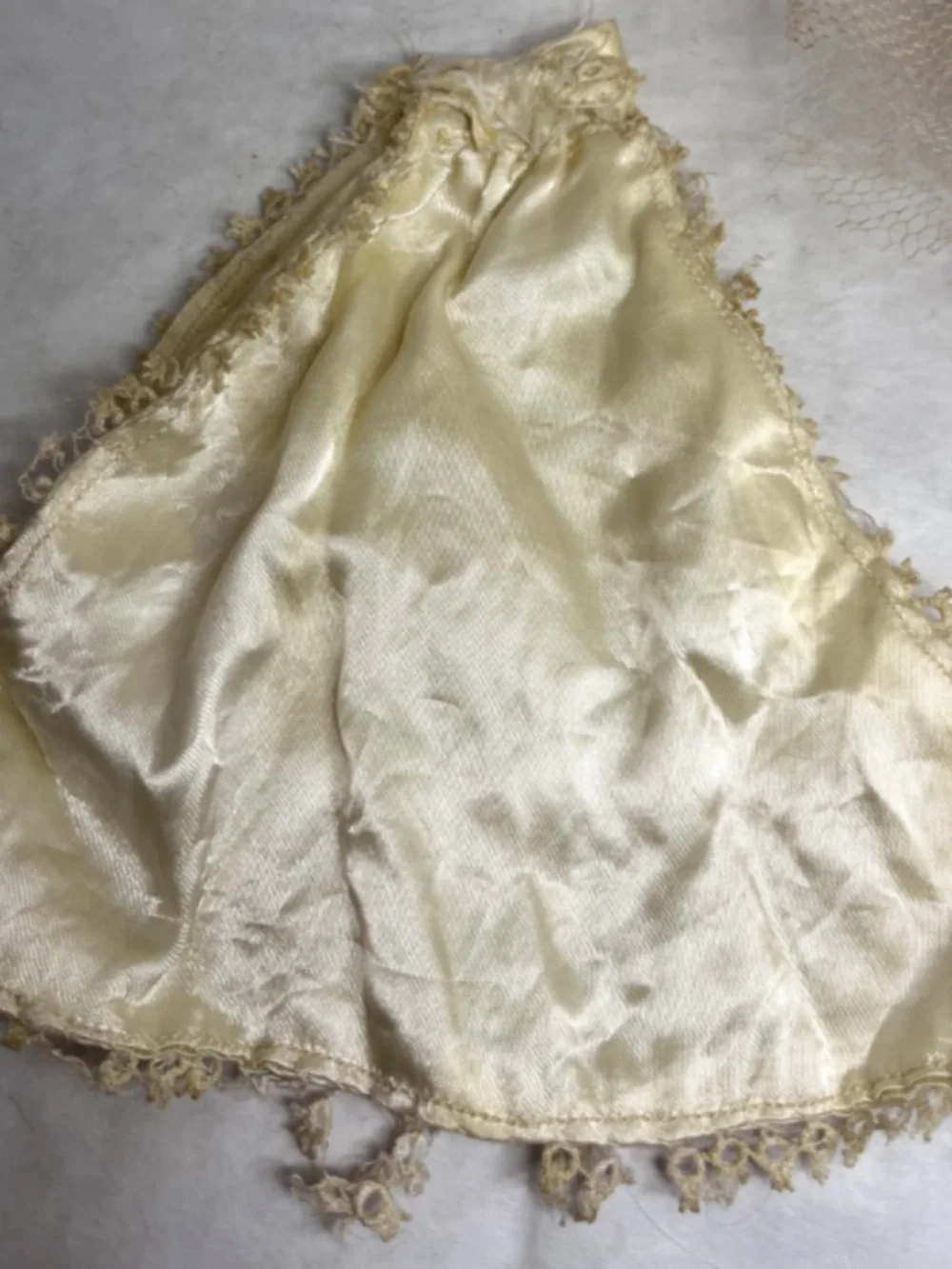 Vintage 1950s BRIDE DOLL Sleepy Eyes Poseable Arms Auburn Hair Lace/Gown/Veil 8